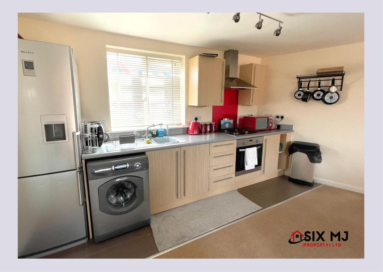 Chichele House, Sleeps 8, Nr Rushden Lakes, Allocated Parking, Corporate Welcome Higham Ferrers Екстериор снимка