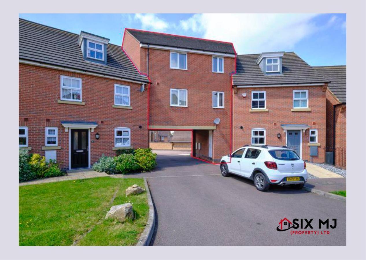 Chichele House, Sleeps 8, Nr Rushden Lakes, Allocated Parking, Corporate Welcome Higham Ferrers Екстериор снимка