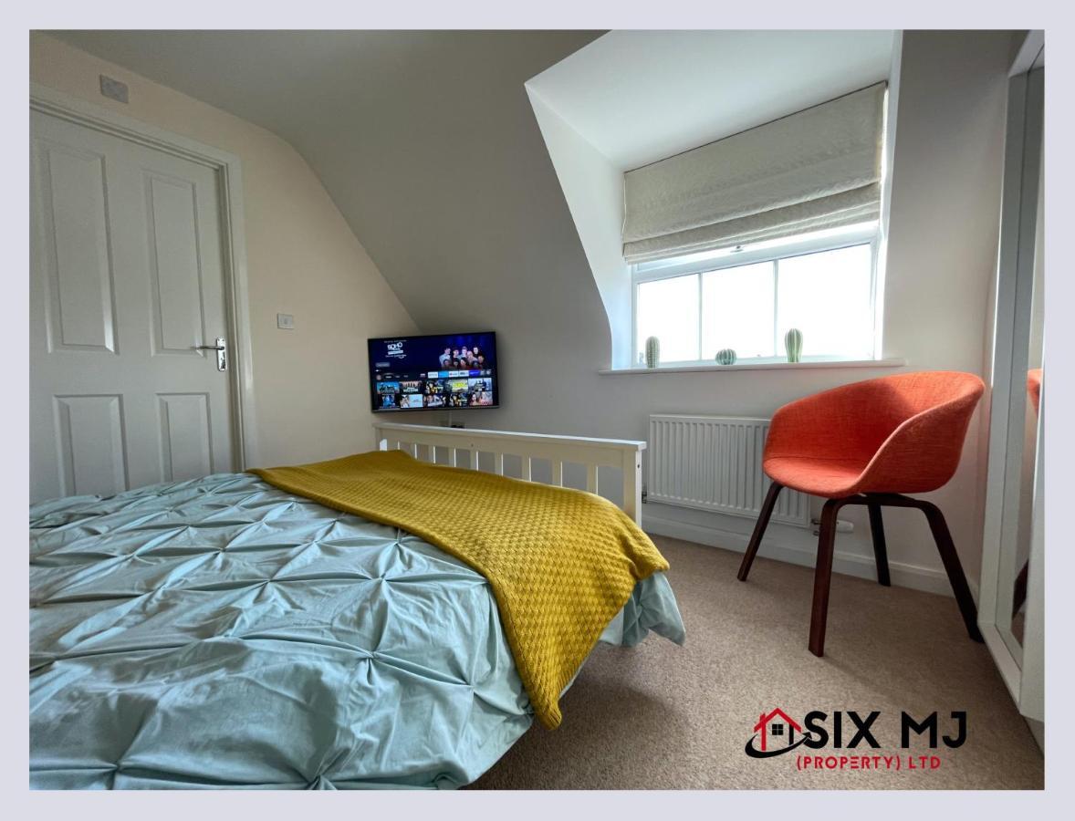 Chichele House, Sleeps 8, Nr Rushden Lakes, Allocated Parking, Corporate Welcome Higham Ferrers Екстериор снимка
