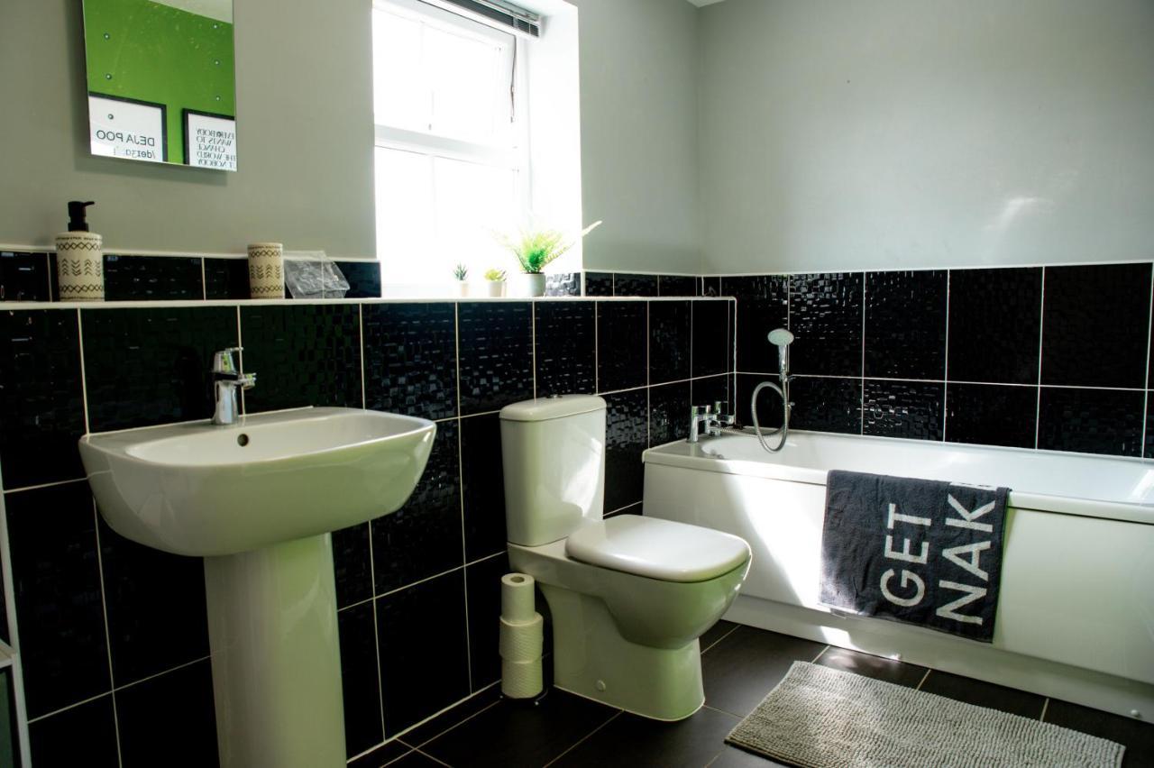 Chichele House, Sleeps 8, Nr Rushden Lakes, Allocated Parking, Corporate Welcome Higham Ferrers Екстериор снимка