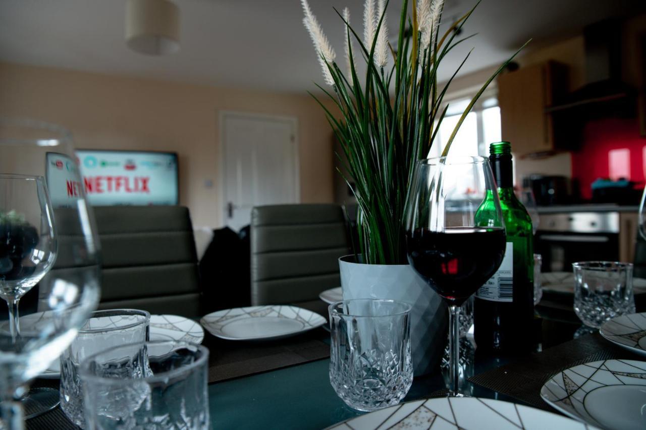 Chichele House, Sleeps 8, Nr Rushden Lakes, Allocated Parking, Corporate Welcome Higham Ferrers Екстериор снимка